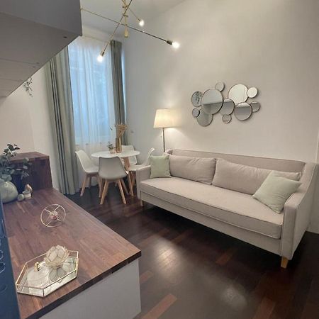 Bilocale Di Prestigio: Milano Centro Apartment Bagian luar foto