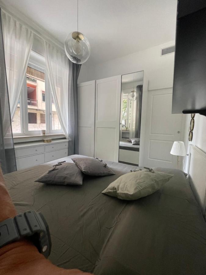 Bilocale Di Prestigio: Milano Centro Apartment Bagian luar foto